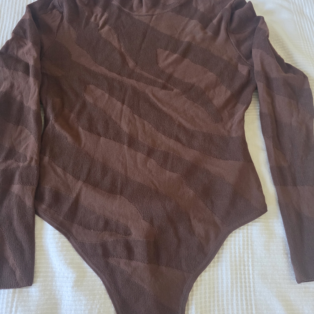 PrettyLittleThing Brown Textured Long Sleeve Bodysuit Size L
